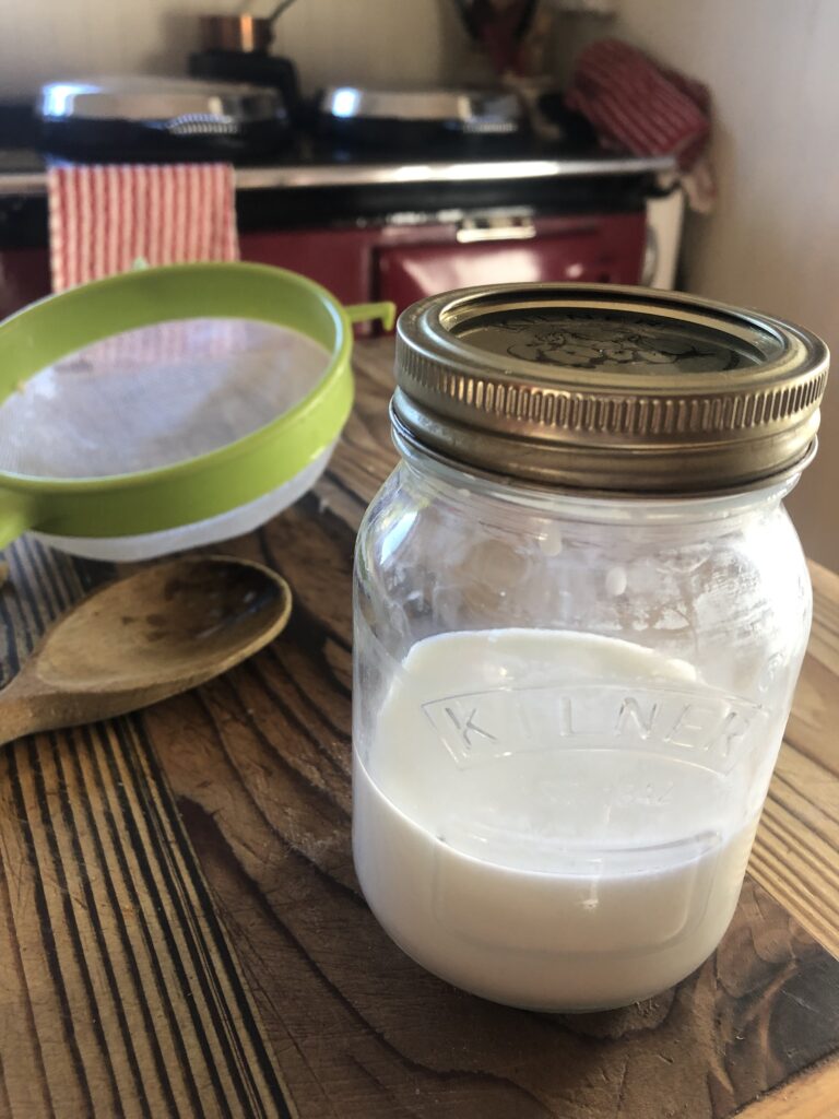 Whole milk kefir. An easy guide to making kefir