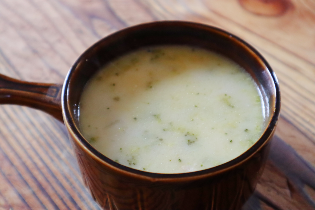 Thick and easy broccoli and stilton soup