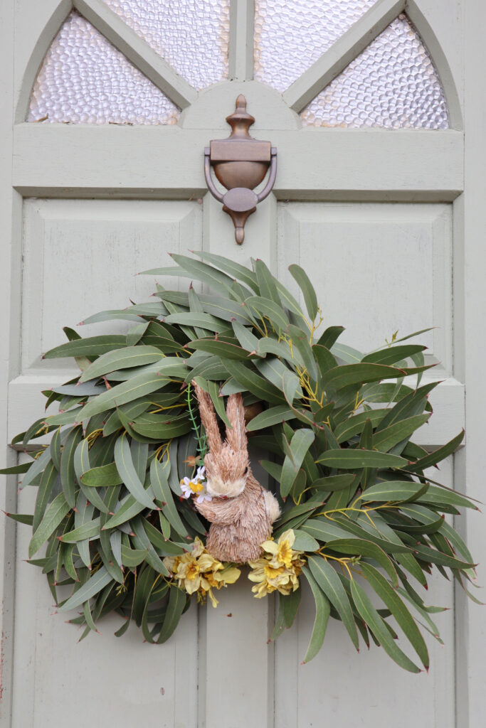How to make an easy DIY Easter wreath